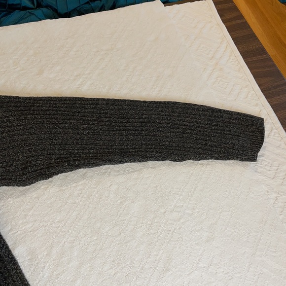 Northeast Outfitters Large Grey Men’s Sweater - Picture 5 of 11